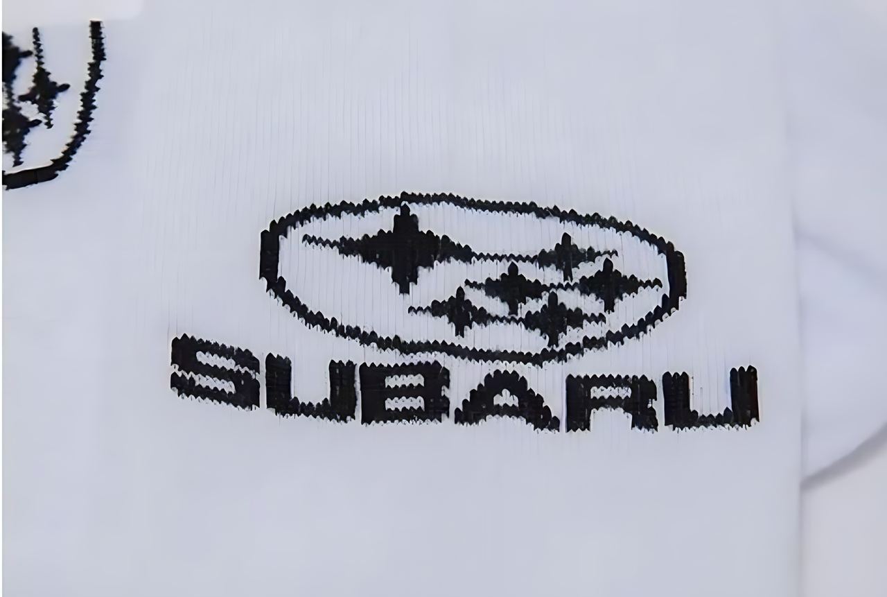 Subaru продает носки, толстовки и кошельки российского производства